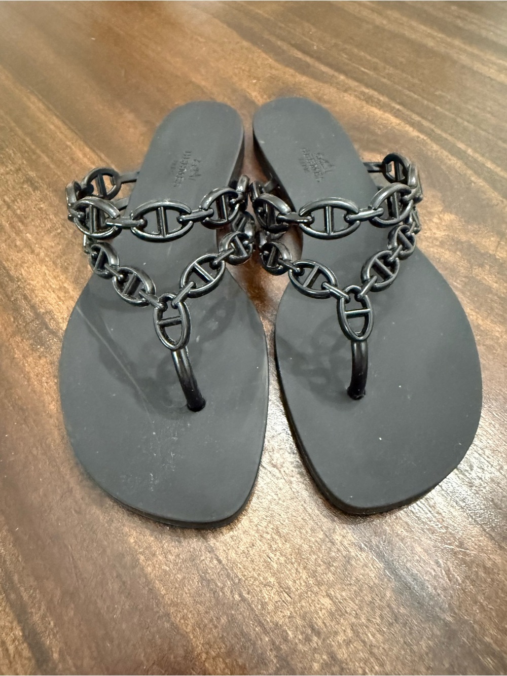 Black Chain-Link Flat Women’s Sandals